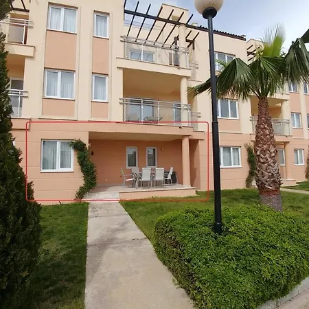 4 Kisilik Ortak Havuzlu Daire, Aydin Kusadasi - Awz143